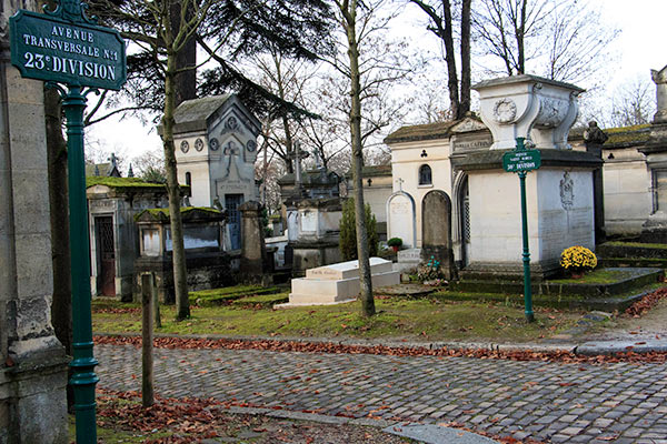 23rd division of Père Lachaise Cemetery